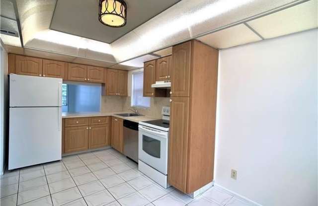 8360 Sands Point Boulevard Gallery 4