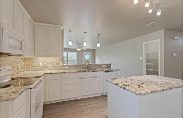 1005 Live Oak Drive photos photos