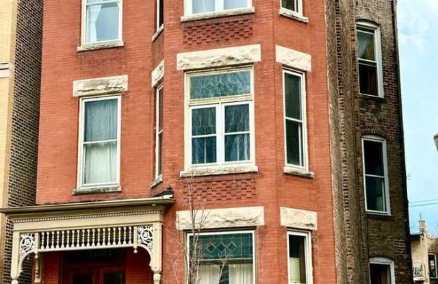 3641 N Wilton Avenue Gallery 1