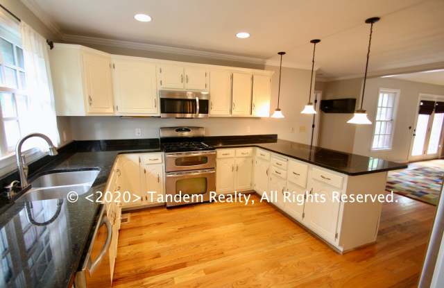 501 Hearthstone Cir Gallery 4