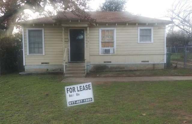 1426 College Street - 1426 College Street, Arlington, TX 76010