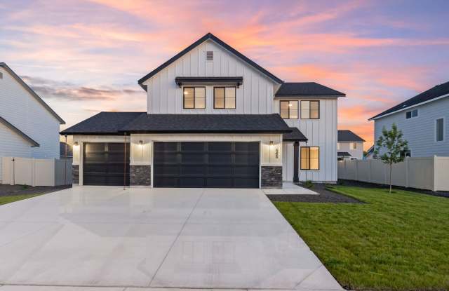 BRAND NEW  BEAUTIFUL - 4bd/2.5 BATH HOME W/3-CAR GARAGE photos photos