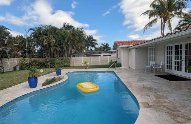 4027 Pierce St photos photos