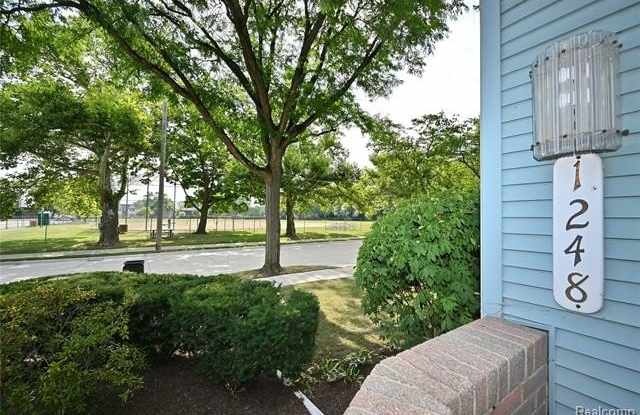 1248 Edgewood - Lower Gallery 2
