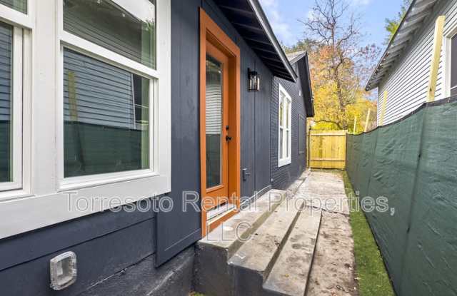 1606 W Wildwood Dr photos photos