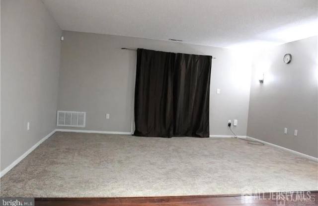 5219 RAVENS CREST Drive Gallery 4