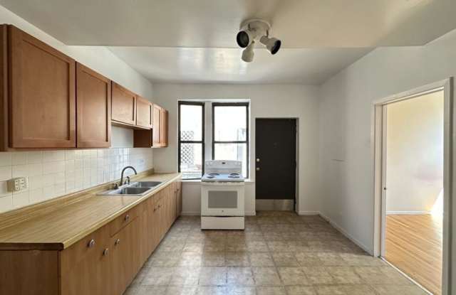 3145 Medill Gallery 2