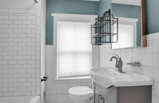 Cat-Friendly Spacious and Bright Downtown Carlisle Historic Home for Rent Gallery 1