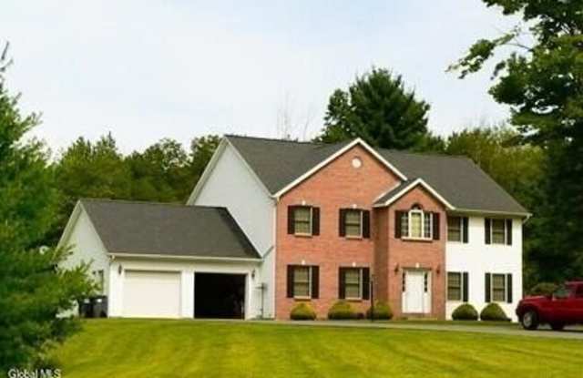 3 A Red Maple Lane unit: A - 3 Red Maple Lane, Clifton Park, NY 12065