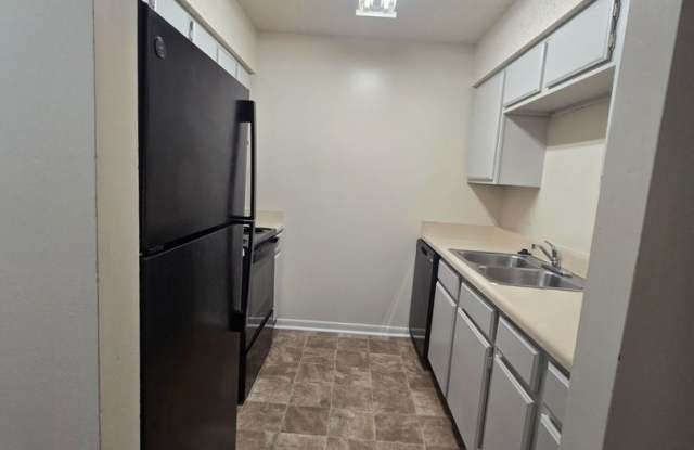 Charming 2 Bedroom, 1 Bath Apartment – Minutes from Nashville Gallery 3
