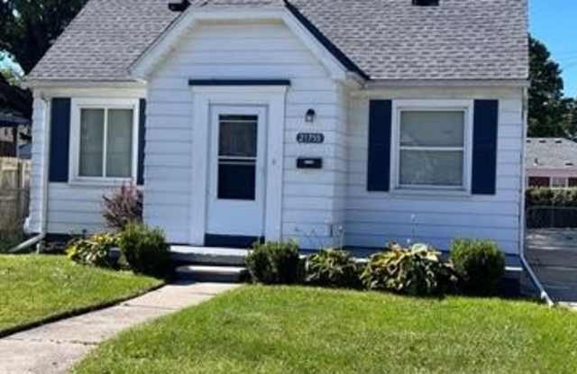 21755 VIRGINIA Avenue - 21755 Virginia Avenue, Eastpointe, MI 48021