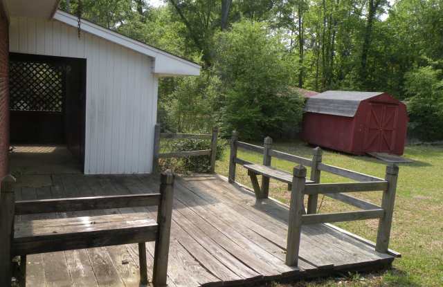3  BR 1 BA brick home on large lot. Gallery 3