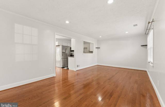 7921 TIMARAND Court Gallery 4