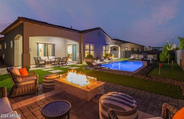 4061 S Emerald Drive Gallery 4