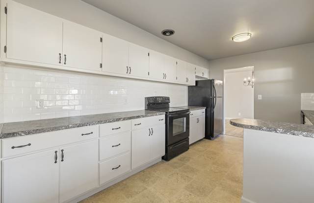 6216 Robertson Drive Gallery 4