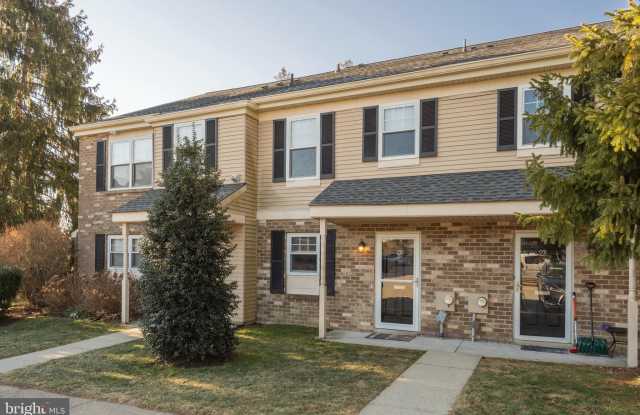 28 YORKTOWN COURT - 28 Yorktown Court, Blue Bell, PA 19422