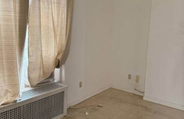 139 Locust Hill Gallery 2