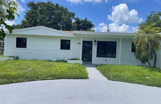 4310 NW 182nd St photos photos