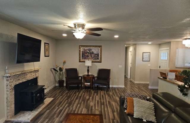 LARGE 4 BEDROOM 3 BATH FULLY FURNISHED HOUSE photos photos