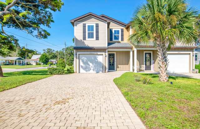 3 bed East Hill Townhome - 2901 North 15th Avenue, Pensacola, FL 32503