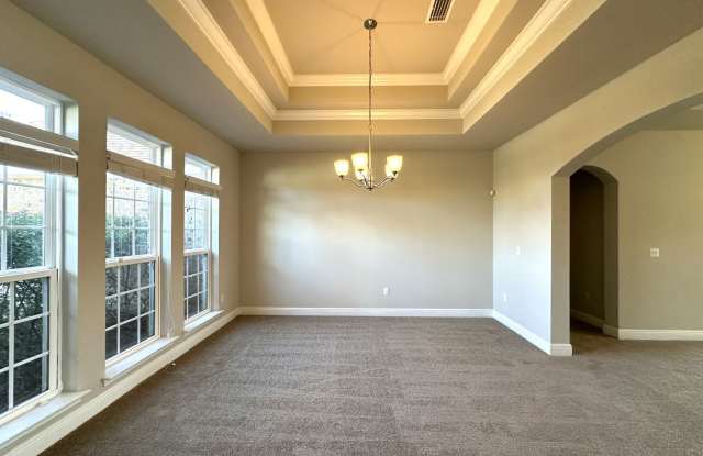Gorgeous & Spacious Gallery 4