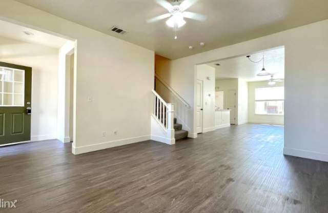 927 Berry Ct Gallery 4