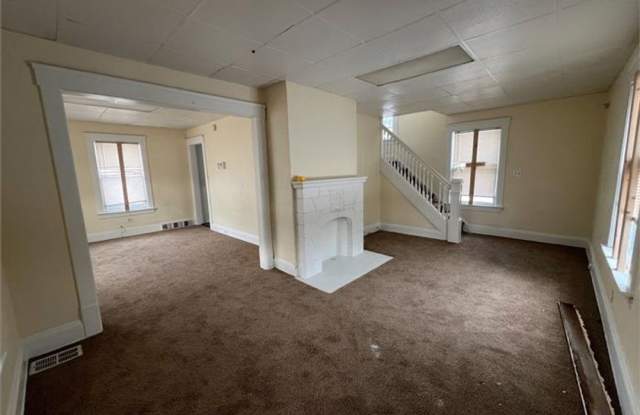 1318 E 188th St photos photos 1318 E 188th St photos photos