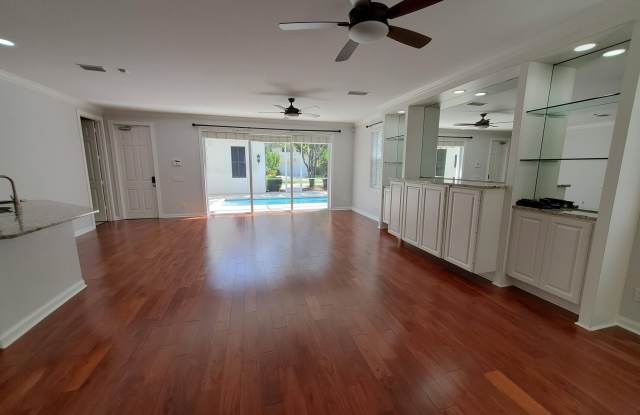317 Sweet Bay Circle Gallery 3