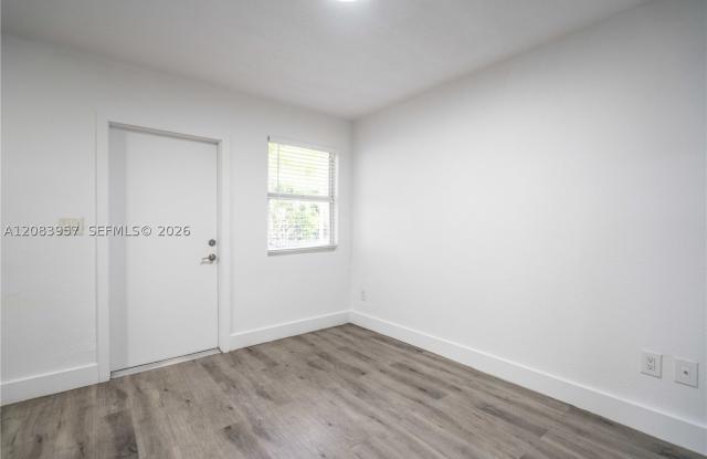 1950 NW 2nd Ct Gallery 4