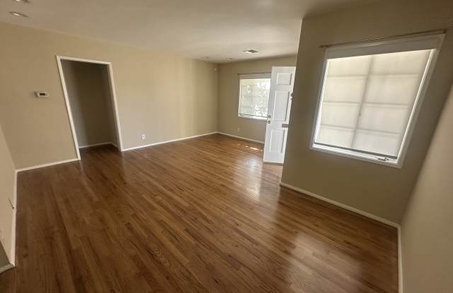 17935 Tiara St Gallery 4