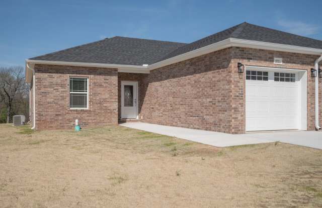New Neosho Unit now available for lease! $1,400 Rent/$1,400 Deposit photos photos New Neosho Unit now available for lease! $1,400 Rent/$1,400 Deposit photos photos