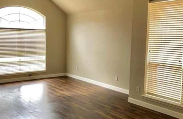 5420 Crystal Court Gallery 3