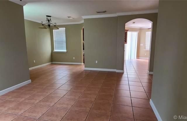 4880 NW 108 PL Gallery 4
