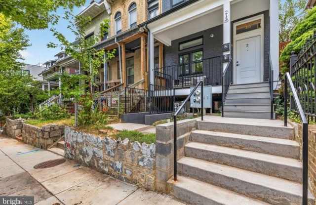 213 SEATON Place NE Gallery 2