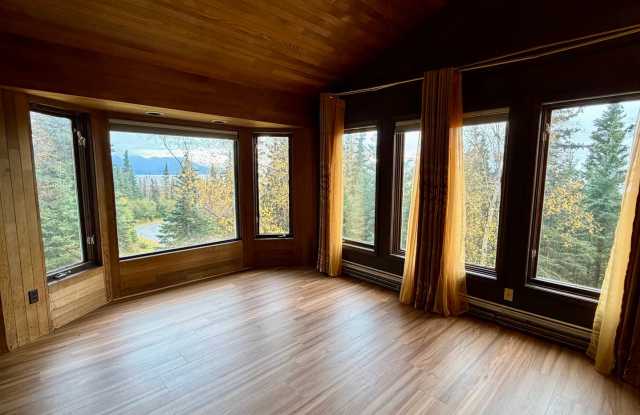 Multi-generational living space with VIEWS in Southpark! Gallery 4