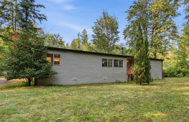 3Bd/2Ba Redmond Home Gallery 1