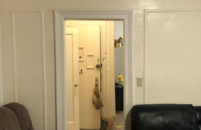 1264 Manor Avenue Gallery 3