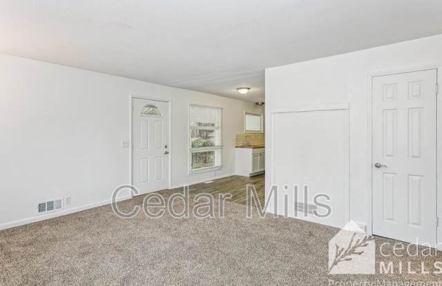 1422 E Cloverdale Dr Gallery 3