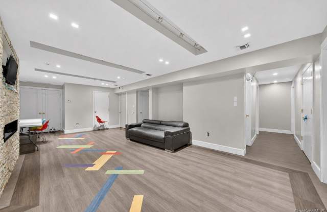 8 Apple Hill Drive Gallery 4