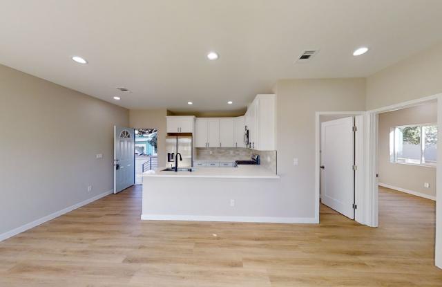 4BD/2BA on Stewart! Gallery 4
