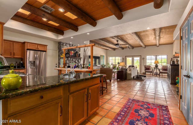 7113 E Highland Road - 7113 East Highland Road, Cave Creek, AZ 85331
