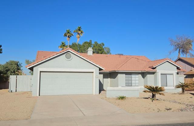 Living in Paradise within Peoria photos photos