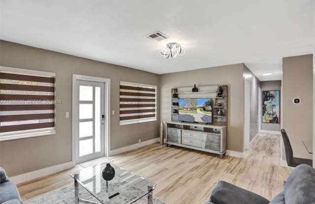 491 SE 23rd Ave photos photos