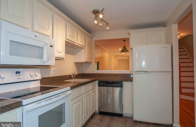 5941 DUNGENESS LN Gallery 4