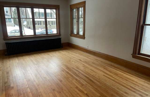 Beautiful 7 Bedroom Close by St. Thomas and Several Colleges Available 6/1 Gallery 4