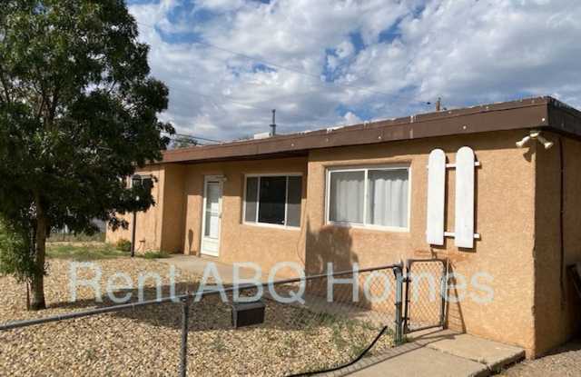 1,100 sq ft 3 Bedroom, 1 Bath Family Home photos photos