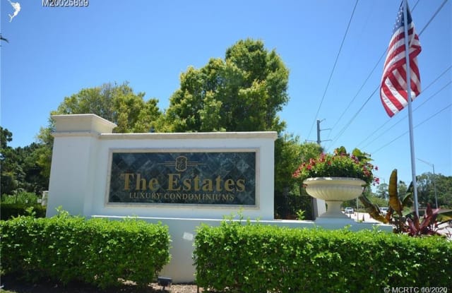 325 SE Kitching Circle - 325 Southeast Kitching Circle, Stuart, FL 34994