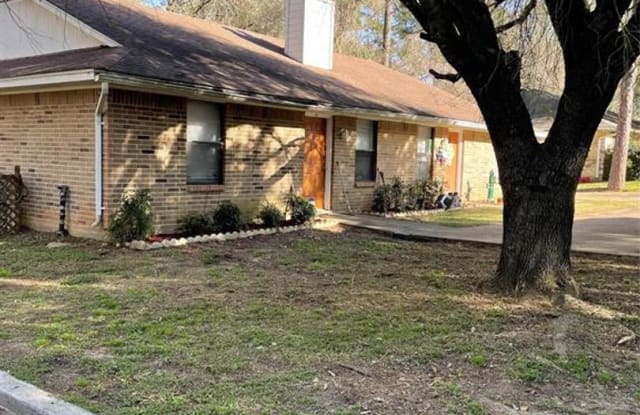 3005 B Manor Lane - 3005 Manor Lane, Huntsville, TX 77340