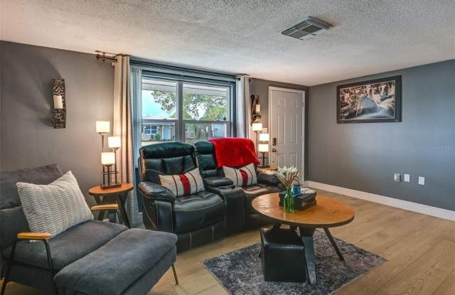 9746 LAKE CHRISE Lane Gallery 3