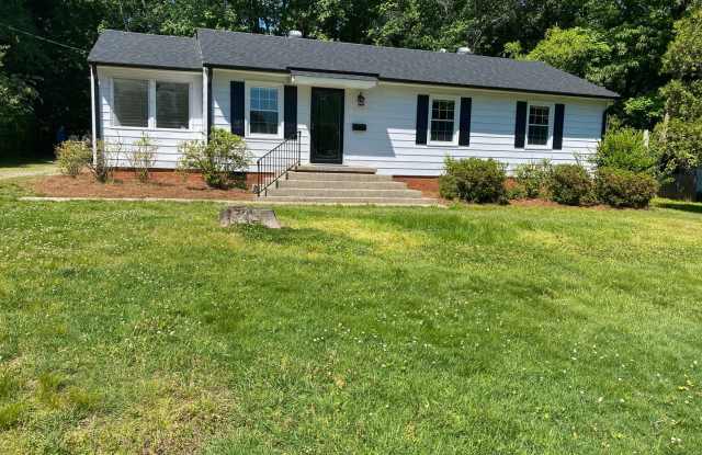 Stunning 3 Bedroom Home Close to Pisgah Church Road - 3420 Canterbury Street, Greensboro, NC 27408